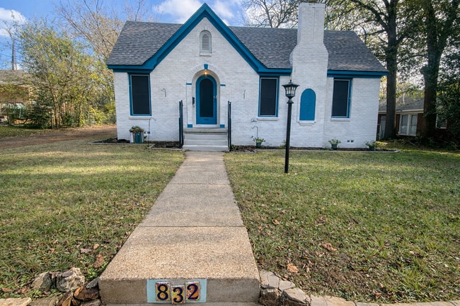 Photo - 832 S Bois D Arc Ave