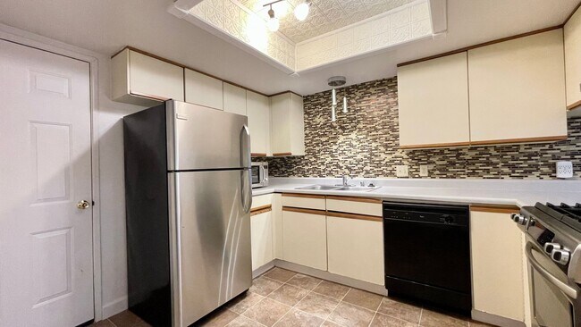 Photo - 2 Bedroom Condo with 2-Car Garage in Parkside Condominiums by Meadow Park Unit 26