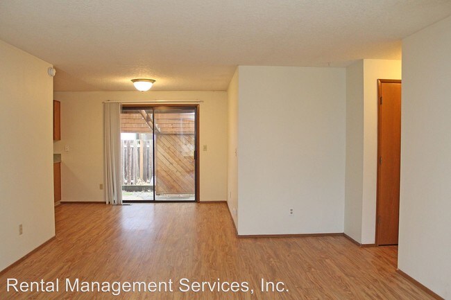 Photo - 819-821 SW 29th Way