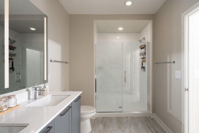 Photo - Aventon Huntington Station