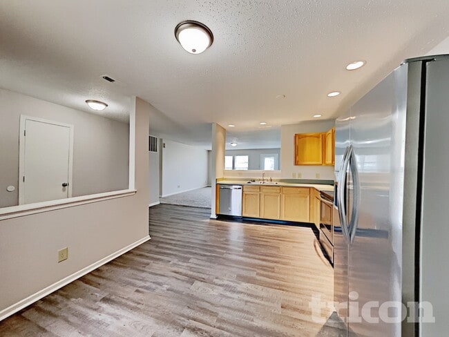 Photo - 746 Streamside Dr