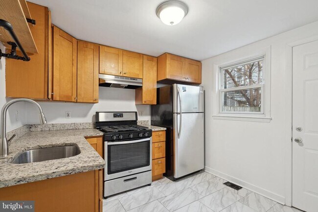Photo - 3079 Tulip St