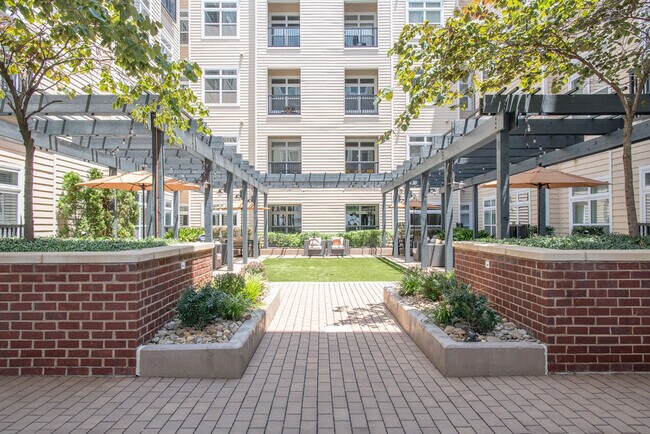 Photo - Lincoln at Dilworth