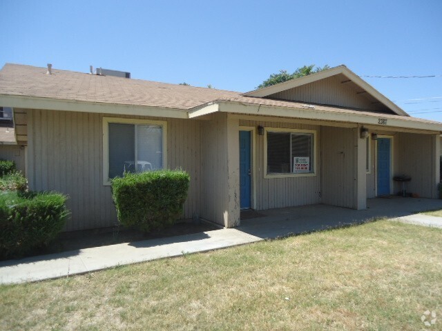 Building Photo - 2387 E Springville Ave Unit 1 Rental