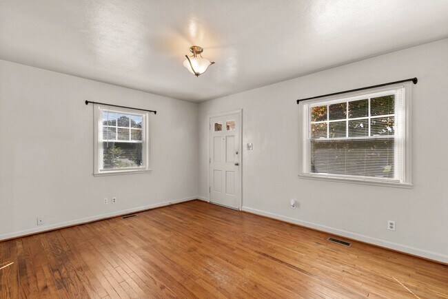 Photo - 3002 Woodrow St