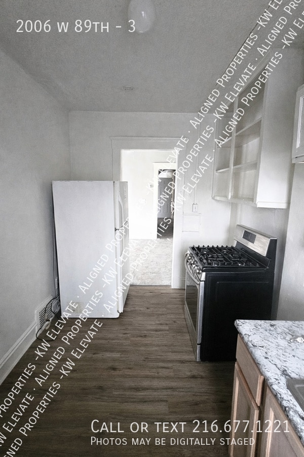 Photo - 2006 w 89th-3 Unidad 3