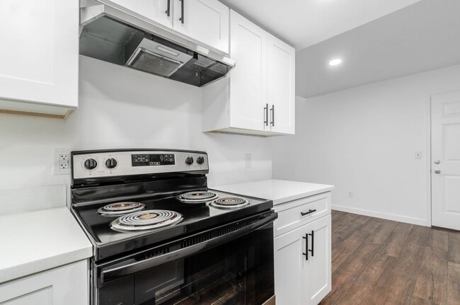 Photo - 45 Governor Pl