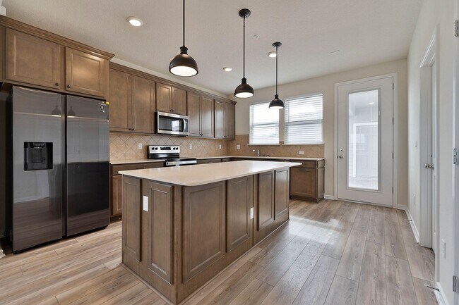 Photo - AVAILABLE NOW 3 Bedroom 2.5 Bathroom Townh...