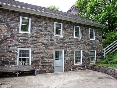 Back patio - 14247 Lincoln Hwy