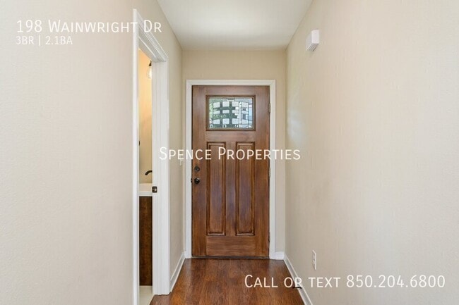 Photo - 198 Wainwright Dr