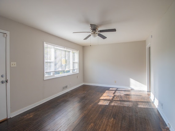 Photo - 9877 Redcliff Rd