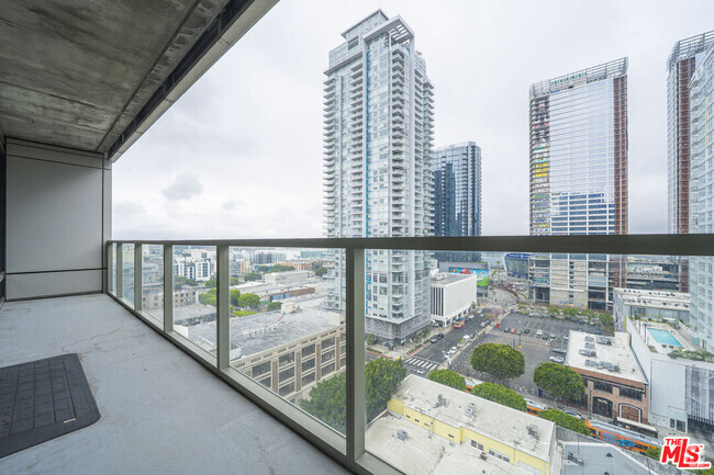 Building Photo - 1155 S Grand Ave Unit 1406 Rental