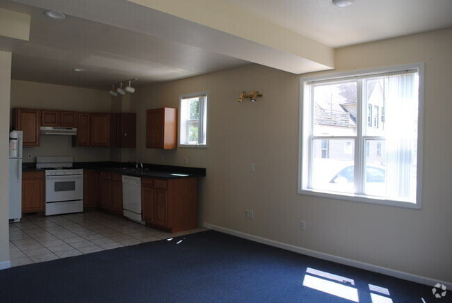 Building Photo - SPACIOUS STUDIO - 5 MIN FROM CAMPUS - AVAI... Rental