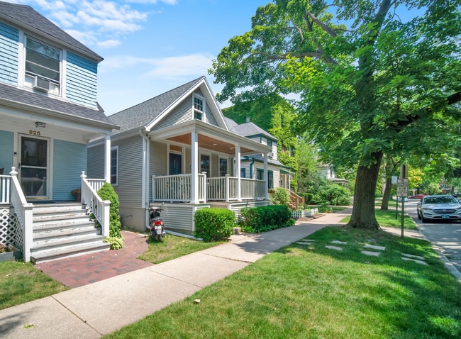 Photo - 823 Hamlin St Unidad House