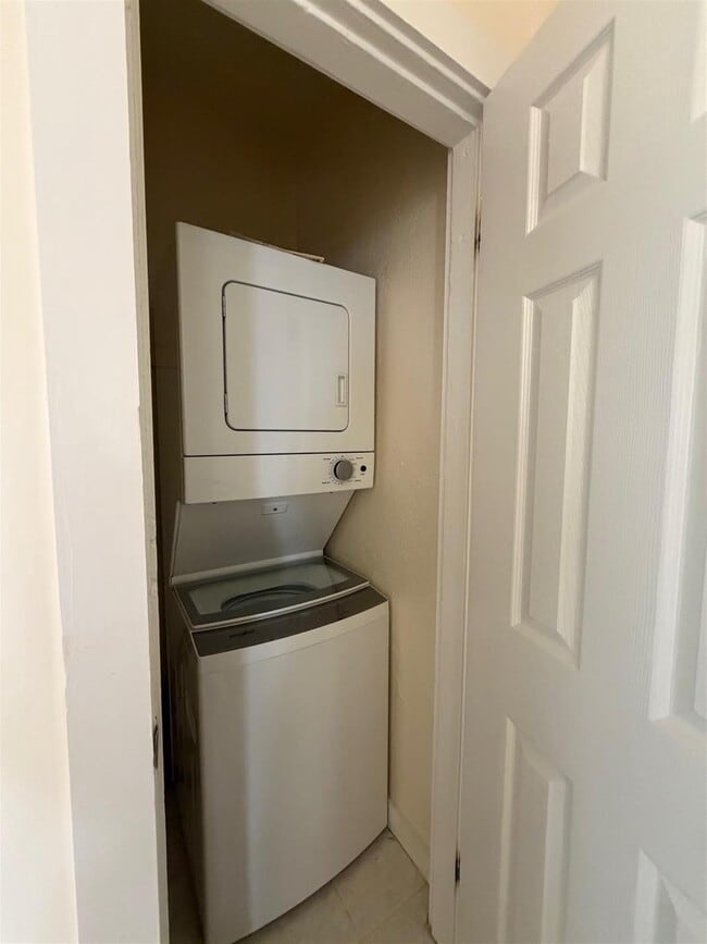 Photo - 52 Porter St Unit 1