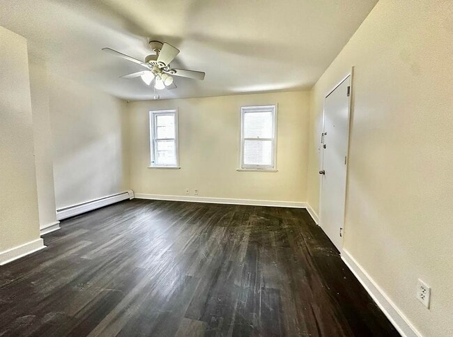 Building Photo - 60 Hopkins Ave Unit 2