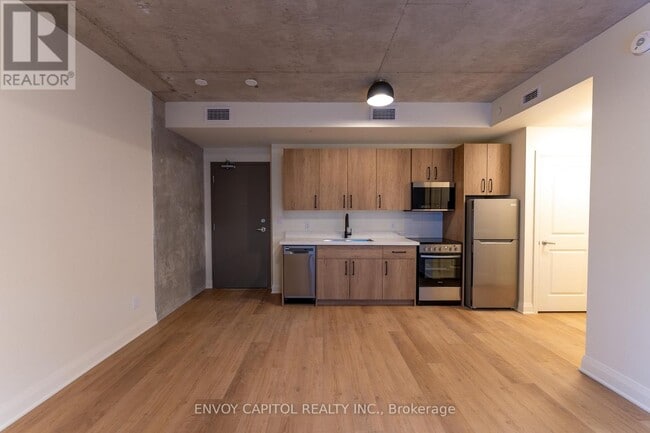 Photo - 11 Robert St Unit 204
