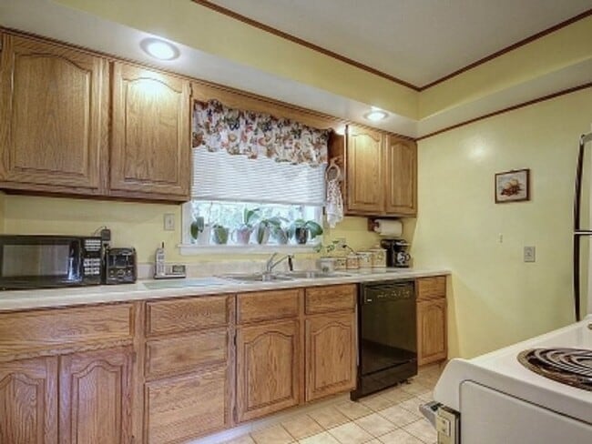 Photo - Two Bd - One Ba  close to Clark Park