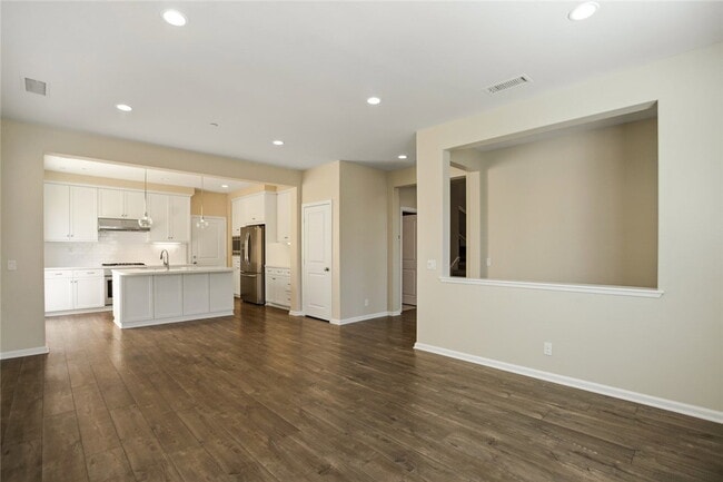 Photo - 55 Jade Flower