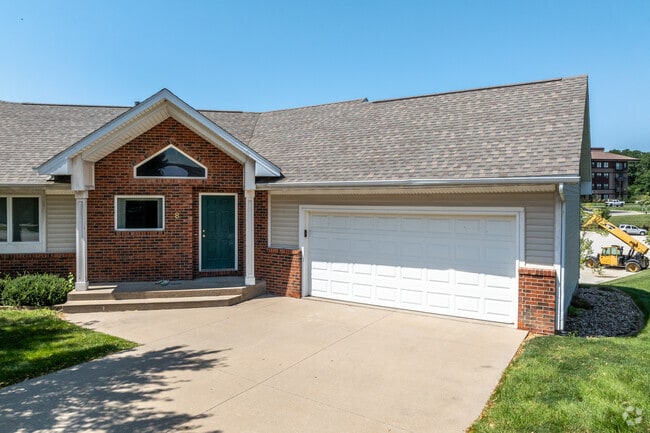 Furry Friends Welcome - Woodridge Estates Rental