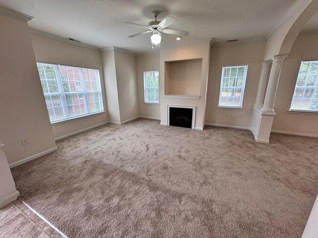 Photo - 3 Bed End Unit Town Home- AVAILABLE FOR FA...