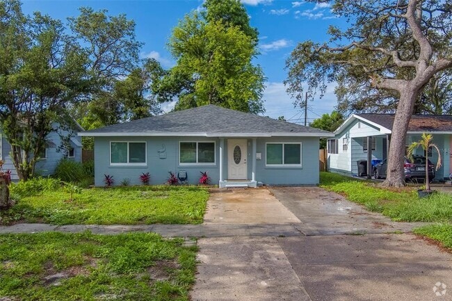 Building Photo - 2562 18th Ave N Rental