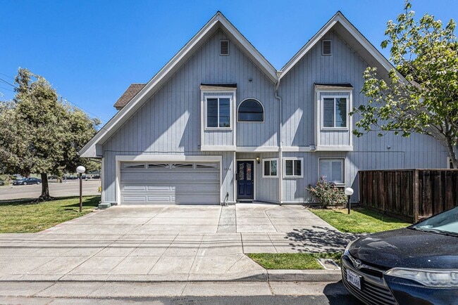 Photo - 1636 4th St Townhome