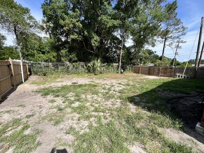 Photo - 2713 Peters St