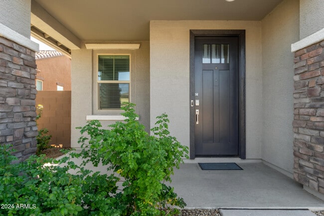 8911 W Solano Dr