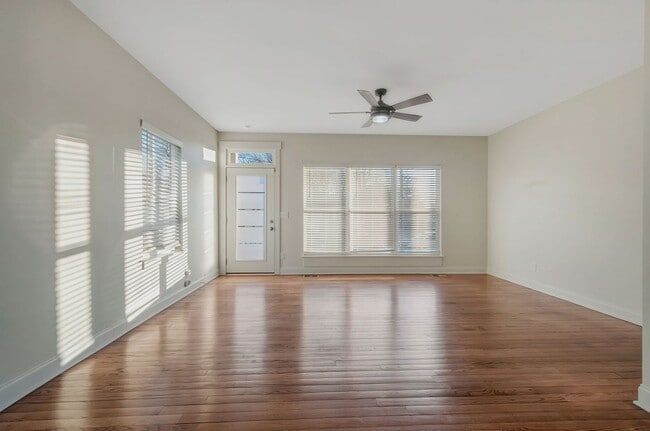 Photo - Modern Living in Downtown Nashville!