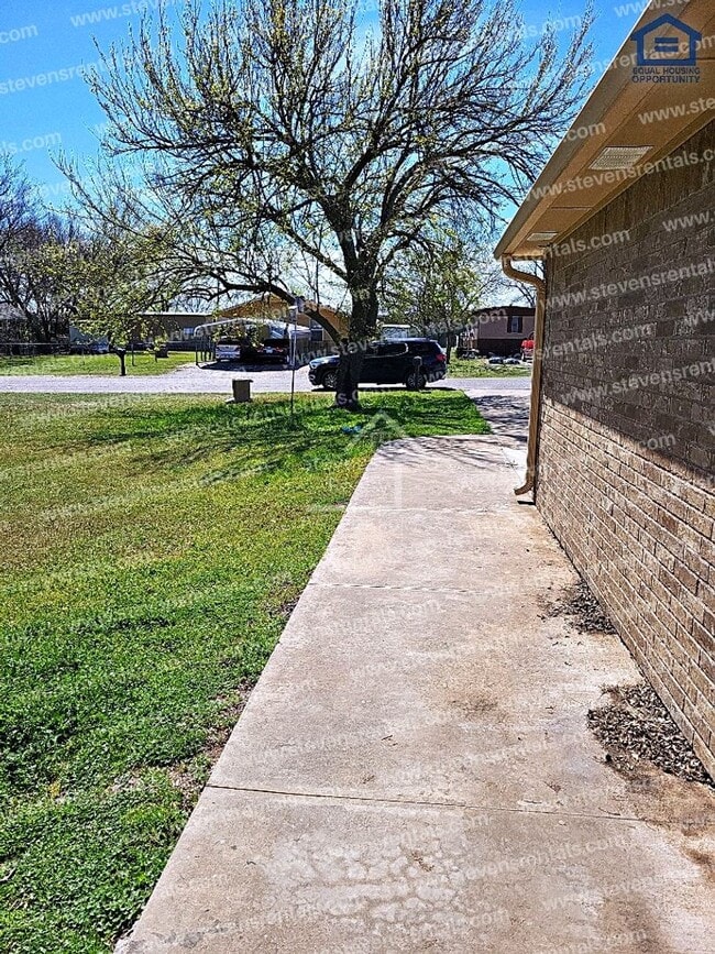 Photo - 411 SW Garfield Ave