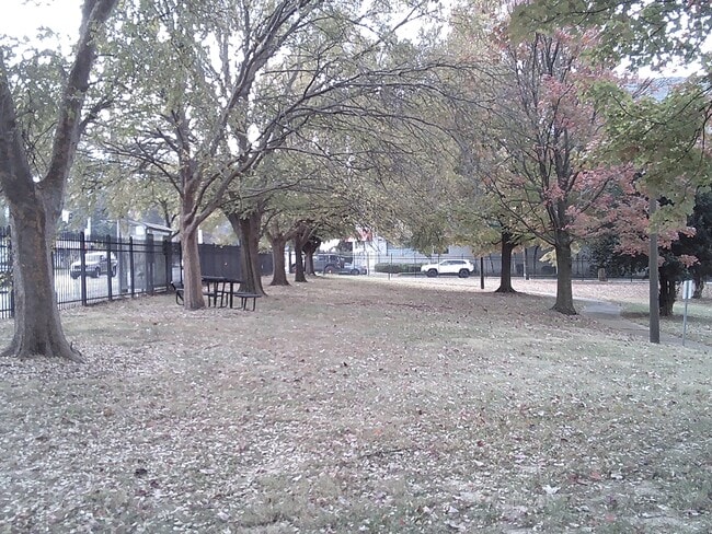 Photo - 444 Highland Ave NE