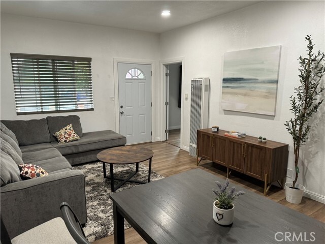 Photo - 533 E 36th St