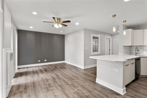 Photo - 7070 N Sheridan Rd