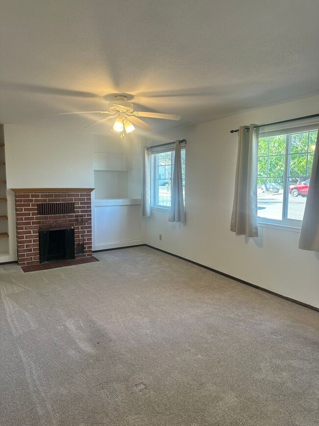 Photo - 754 McLeod St