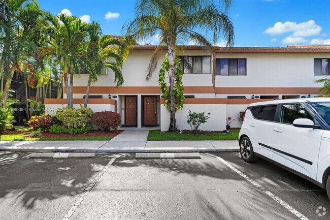 Building Photo - 4241 SW 71st Ter Rental