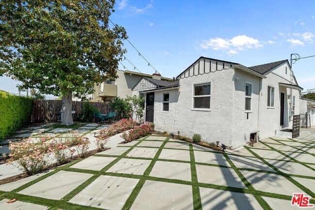1978 S Holt Ave
