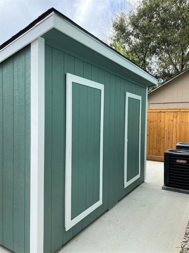 Photo - 7910 Avenue B