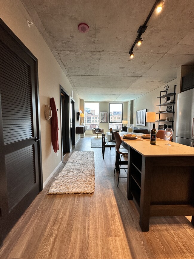 Photo - 34 N Sangamon St Apartments Unit 1017
