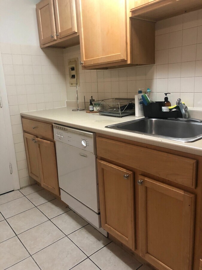 Photo - 245 Kelton St Unidad 32