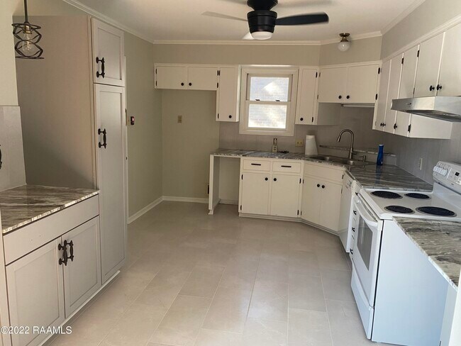 Photo - 32 Audubon Oaks Blvd