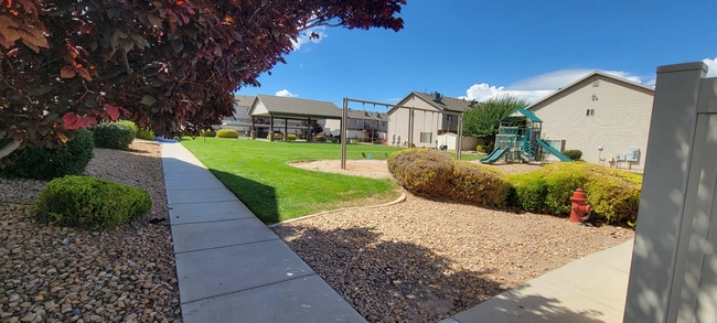 Photo - 340 W 1425 N