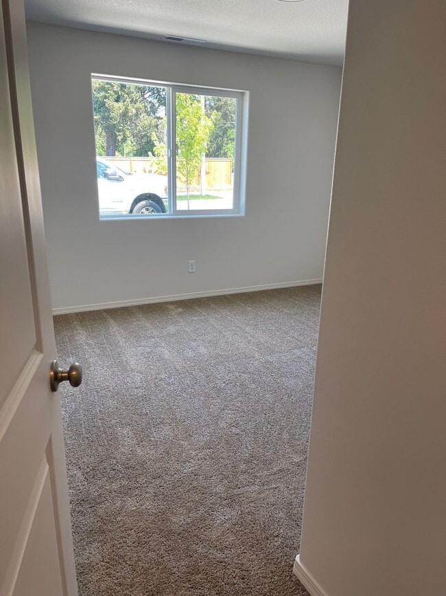 Photo - 1608 Zoe Ave