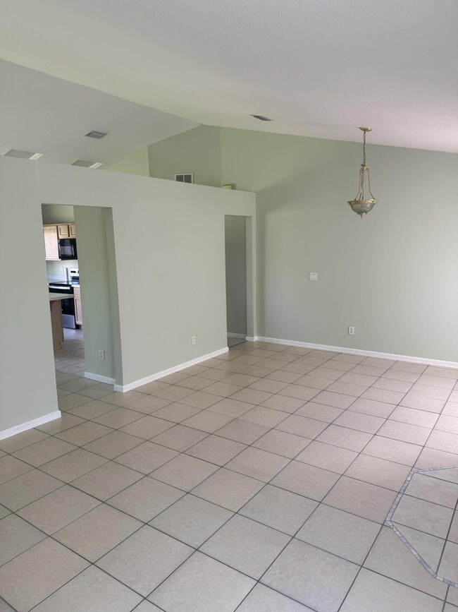 Photo - 3825 SW Kakopo St