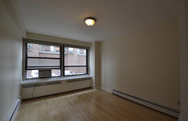Photo - 4180 N Marine Dr Unit 201