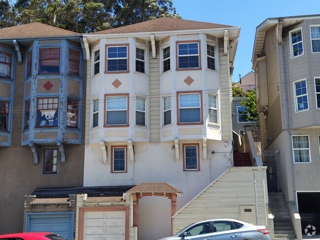 Building Photo - 3565 Mission St Unit C Rental