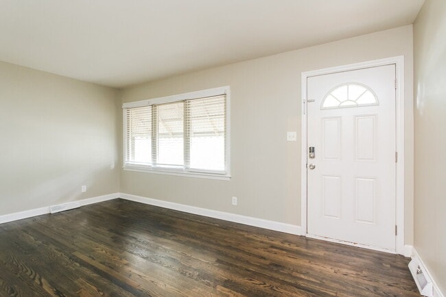 Photo - 3924 Broadview Dr