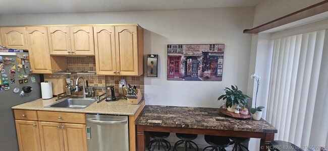 Photo - 2511 Carambola Cir N