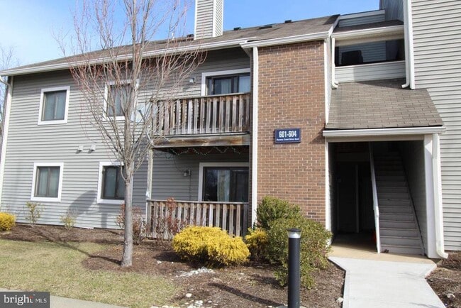 604 Ravens Crest Dr