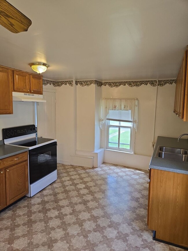 Photo - 106-108 S Main St Unit 106 3